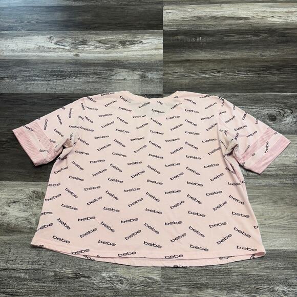 Bebe Sport Tossed Logo Pink Womens 1X Plus‎ Activewear All Over Print Crop Top - Picture 2 of 11